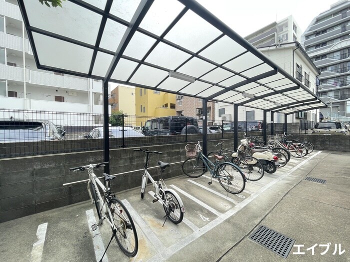 物件外観写真5　(駐輪場)