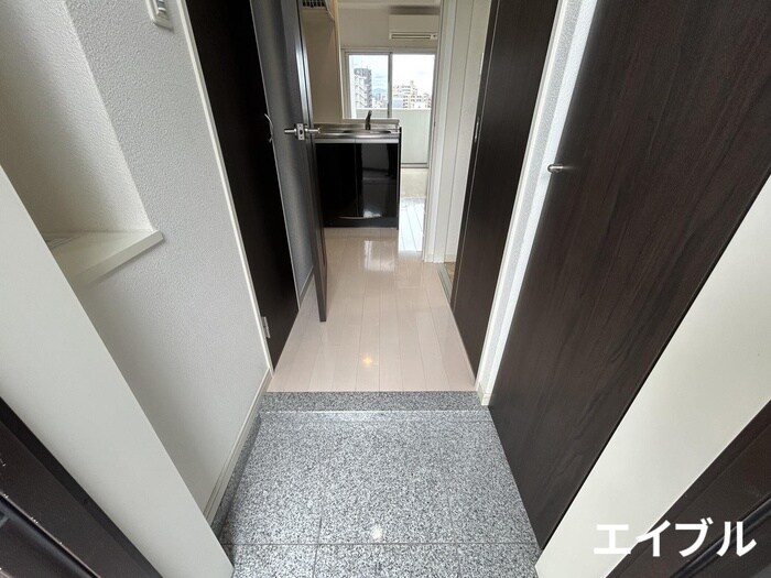 物件内観写真13　(玄関)