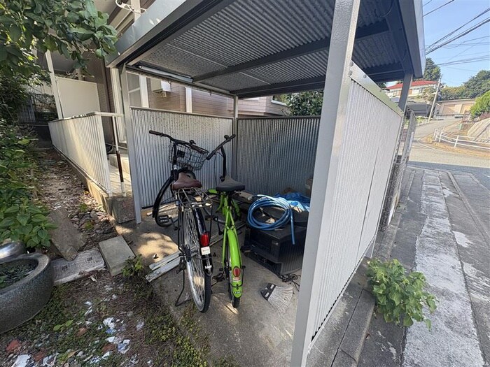 物件外観写真5　(駐輪場)