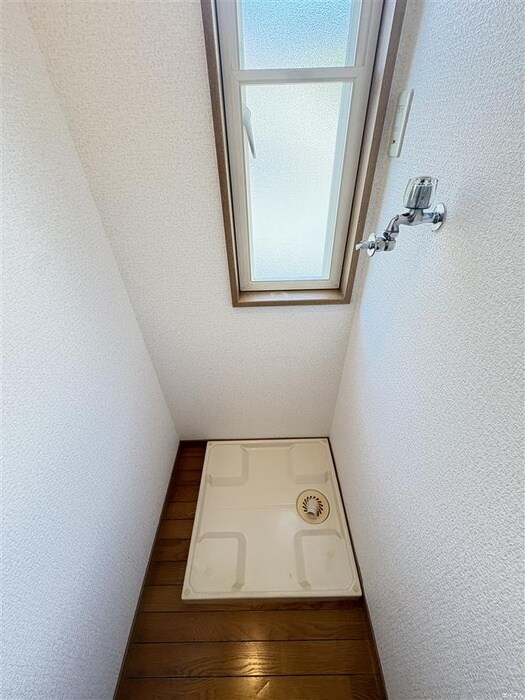 物件内観写真14　(洗濯機置場)