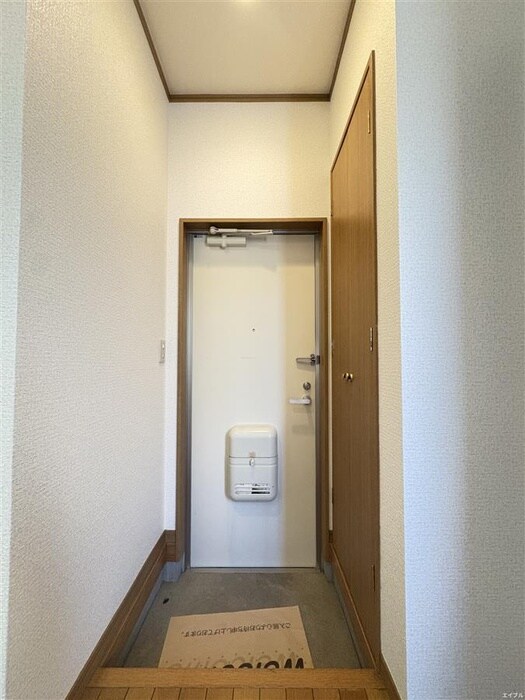 物件内観写真17　(玄関)