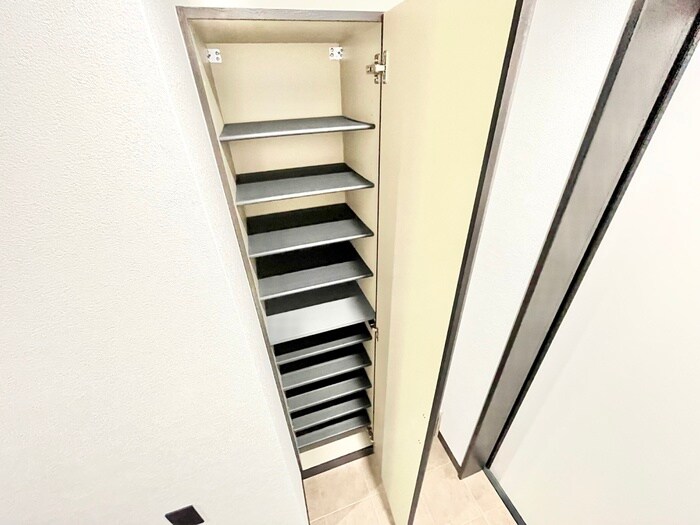 物件内観写真17　(靴箱)