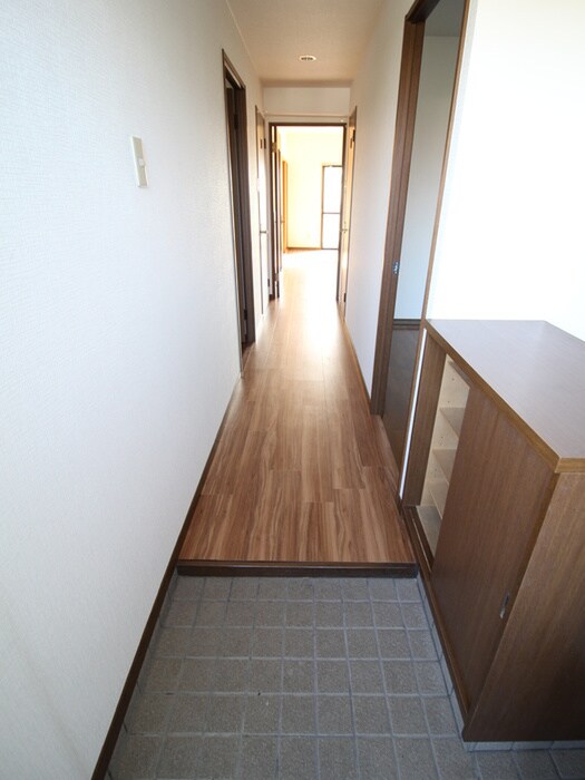 物件内観写真10　(玄関)