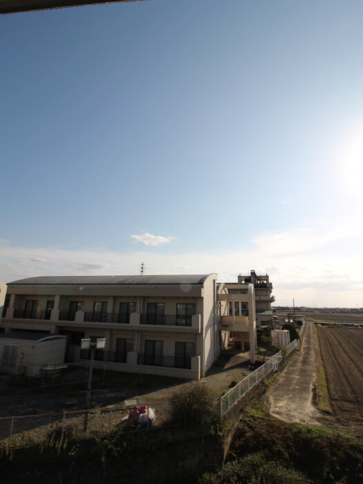 物件内観写真11　(室内からの展望)