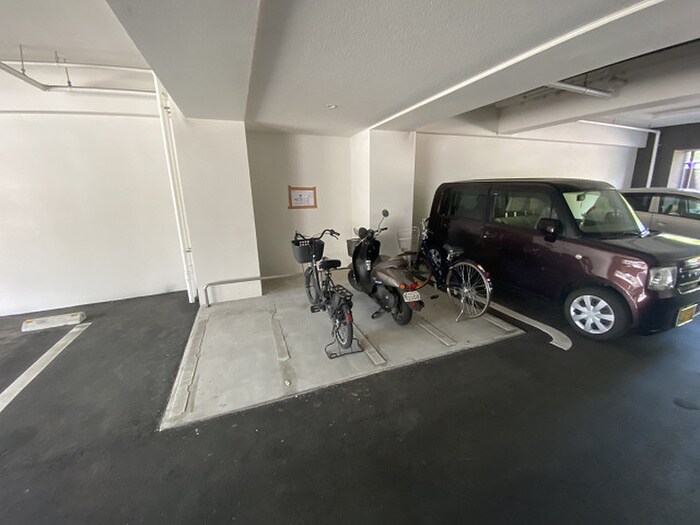 物件外観写真5　(駐輪場)