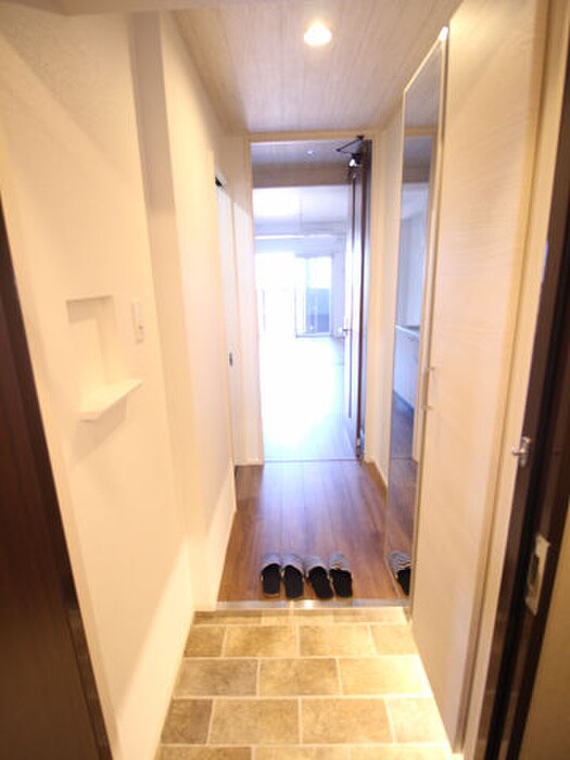 物件内観写真13　(玄関)
