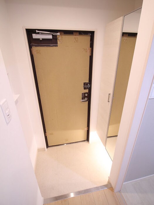 物件内観写真14　(玄関)