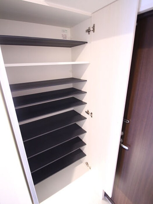 物件内観写真15　(靴箱)