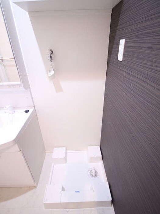 物件内観写真17　(洗濯機置場)