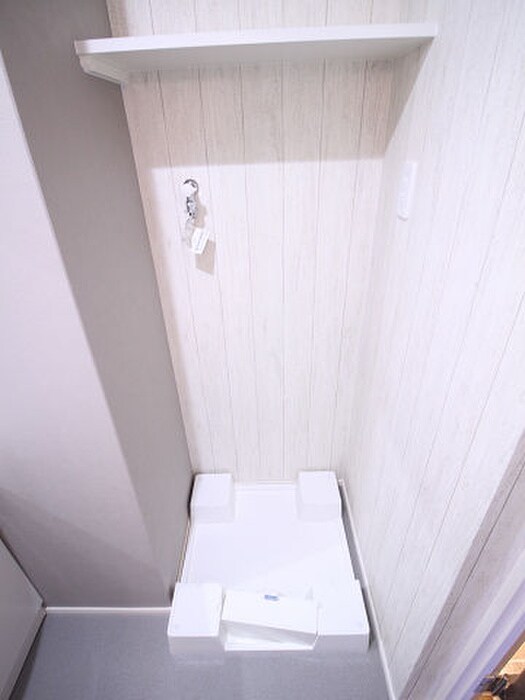 物件内観写真18　(洗濯機置場)