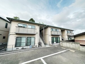 ロードサイド到津Ａ棟外観写真
