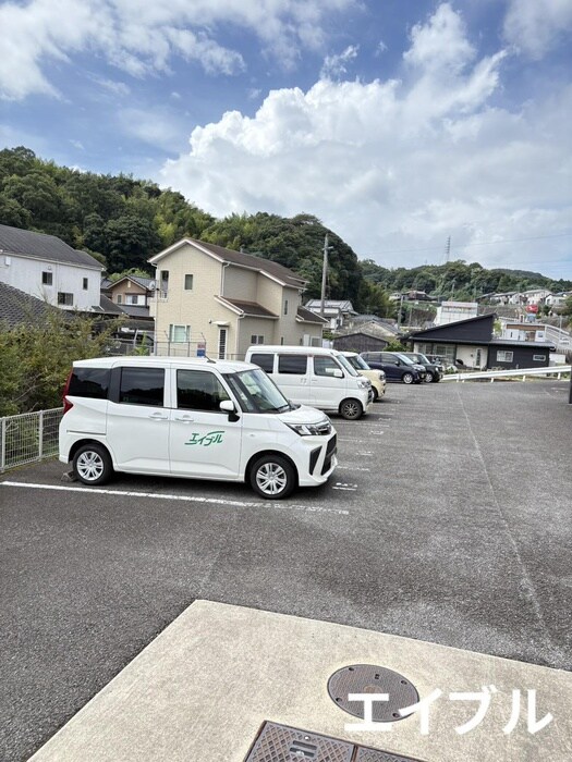 物件外観写真4　(駐車場)