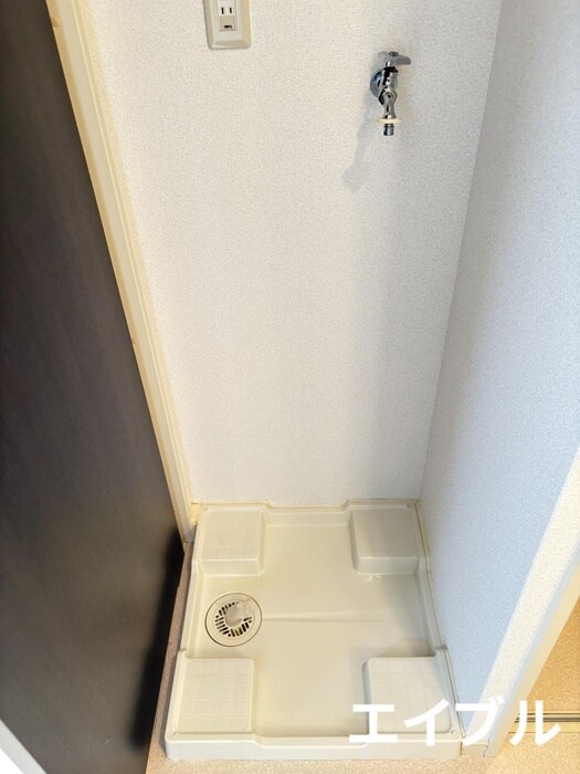 物件内観写真15　(洗濯機置場)