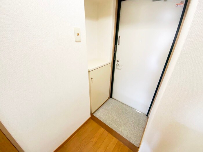 物件内観写真10　(玄関)