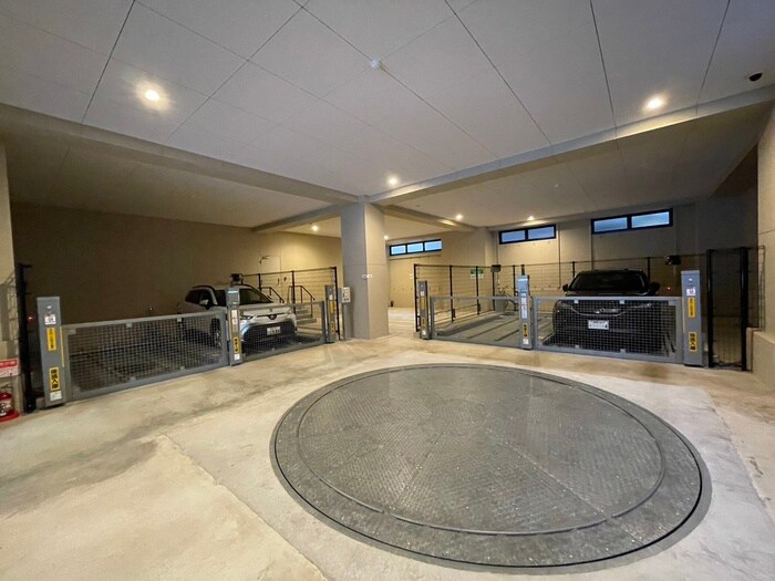 物件外観写真3　(駐車場)