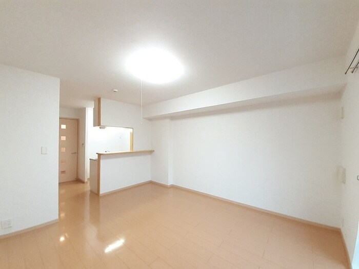 物件内観写真4　(居室)