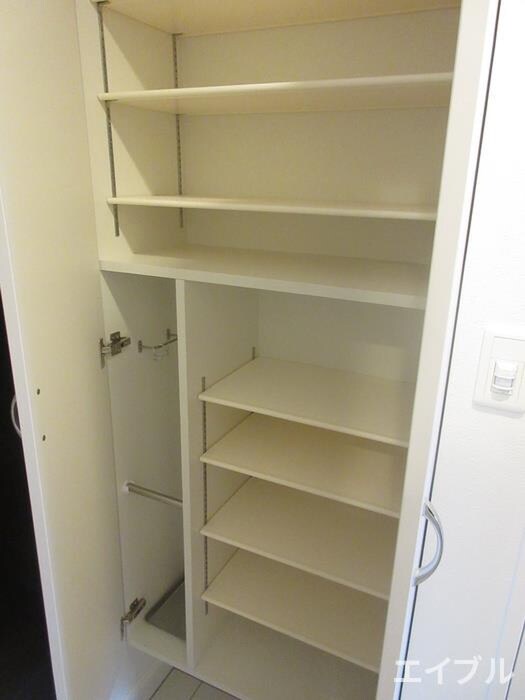 物件内観写真15　(靴箱)