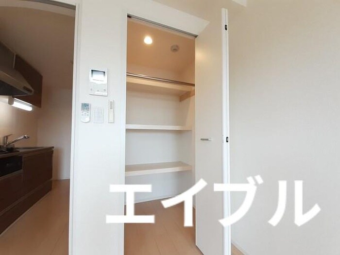 物件内観写真12　(収納)