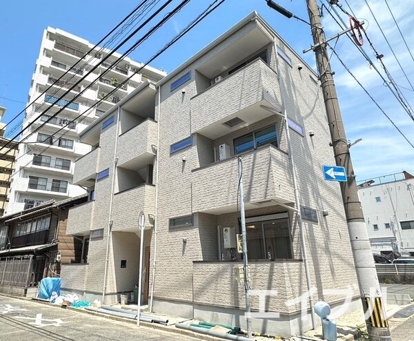 建築中
