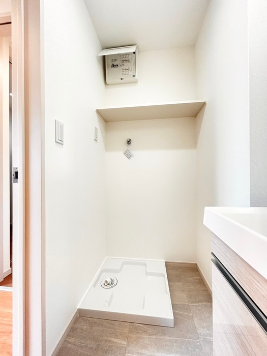 物件内観写真8　(洗濯機置場)