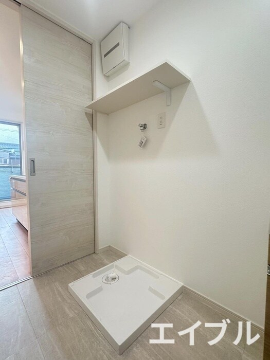 物件内観写真10　(洗濯機置場)