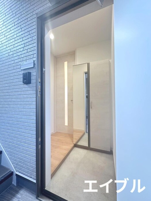 物件内観写真12　(玄関)