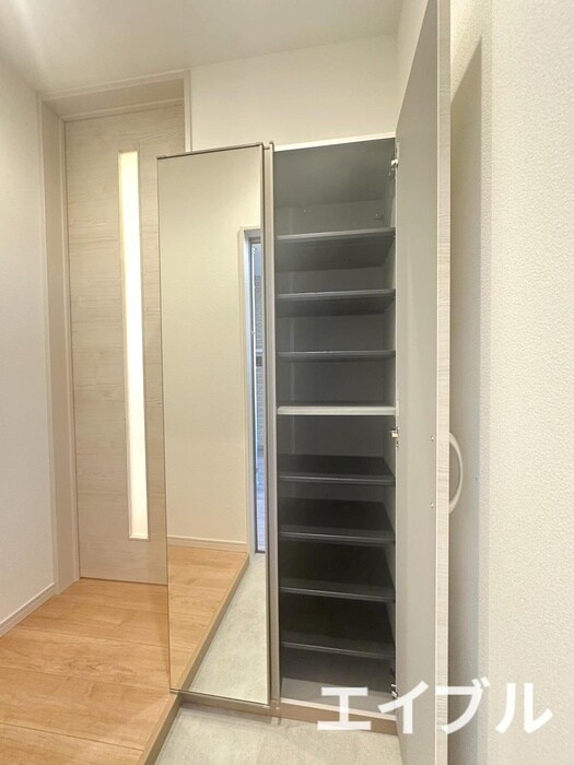 物件内観写真13　(靴箱)