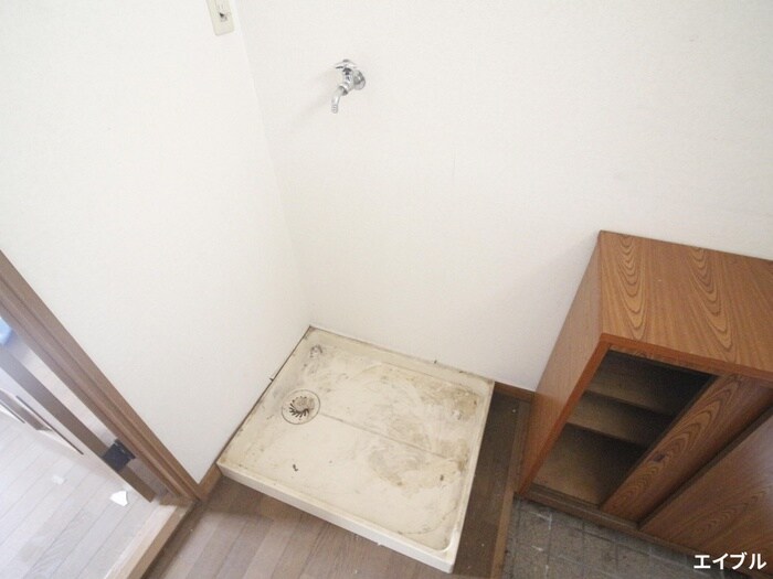 物件内観写真11　(洗濯機置場)