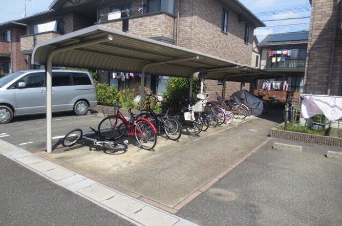物件外観写真2　(駐輪場)