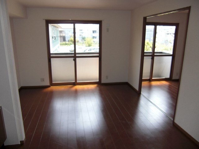 物件内観写真4　(居室)