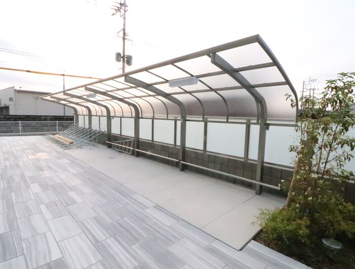 物件外観写真5　(駐輪場)