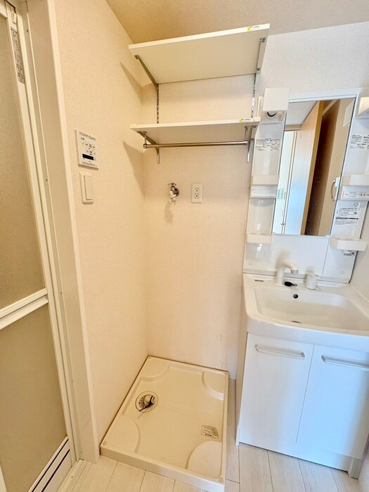 物件内観写真17　(洗濯機置場)