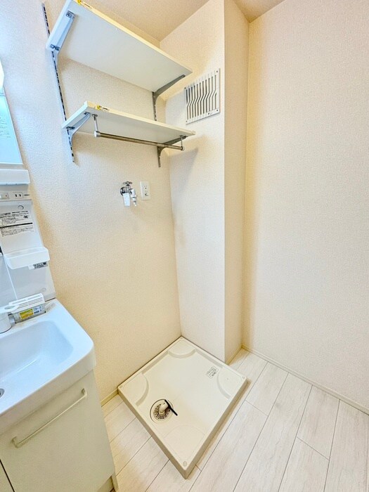 物件内観写真18　(洗濯機置場)