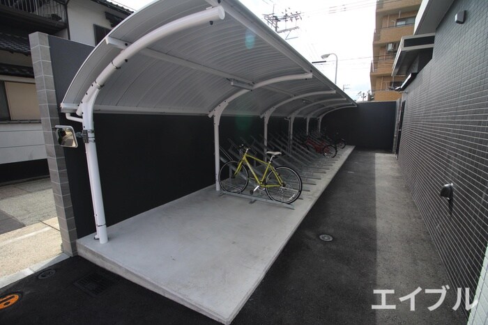 物件外観写真4　(駐輪場)