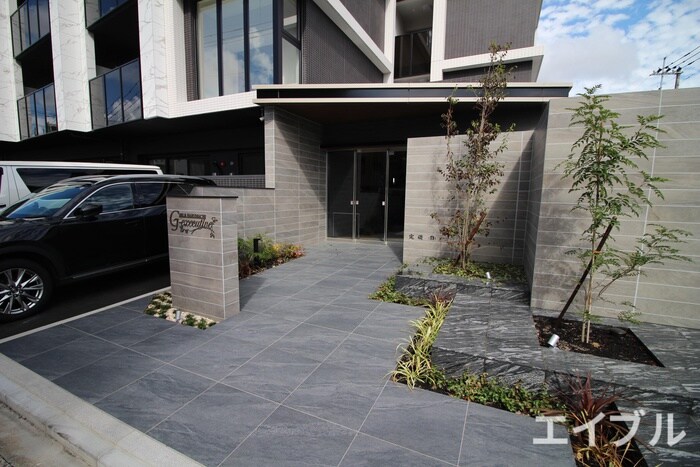 物件外観写真5　(エントランス部分)