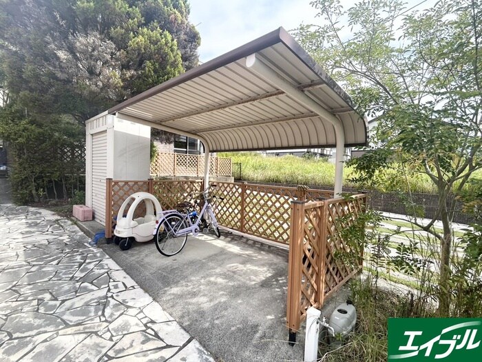 物件外観写真5　(駐輪場)