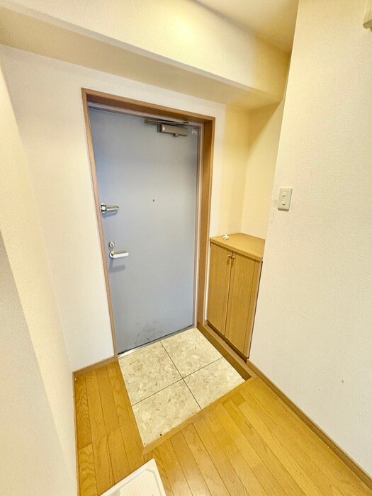 物件内観写真13　(玄関)