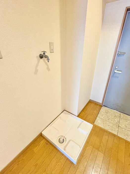 物件内観写真17　(洗濯機置場)