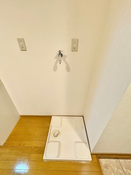 物件内観写真17　(洗濯機置場)