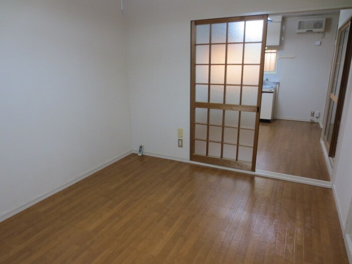 物件内観写真5　(居室)