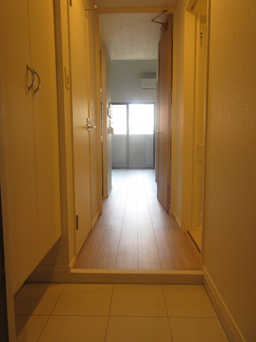 物件内観写真15　(玄関)