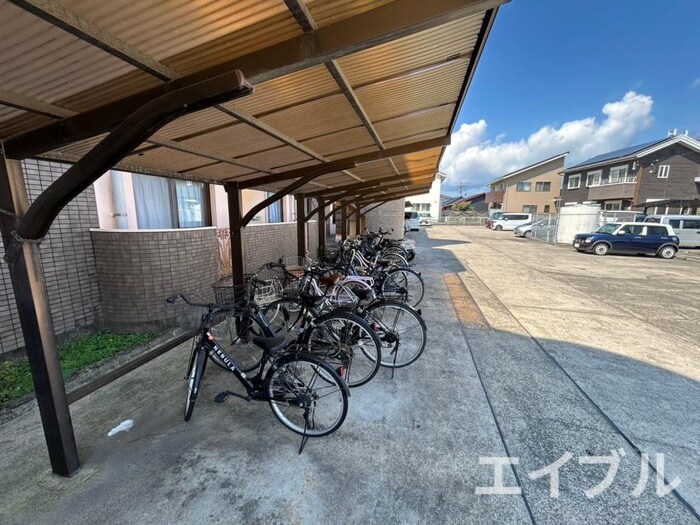 物件外観写真5　(駐輪場)