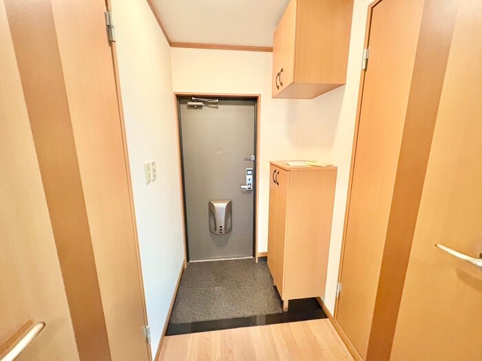 物件内観写真14　(玄関)