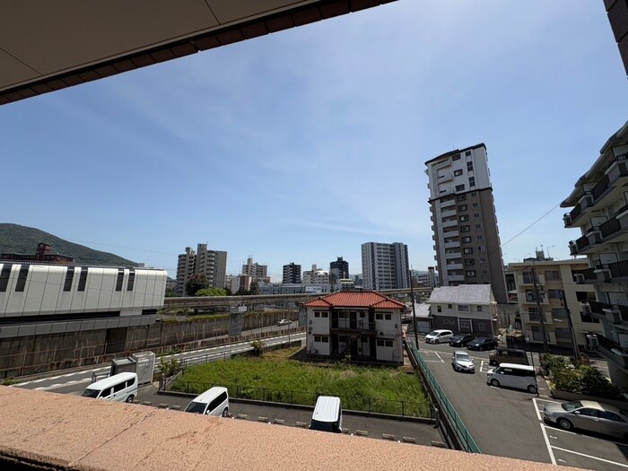 物件内観写真16　(室内からの展望)