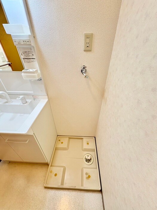 物件内観写真18　(洗濯機置場)