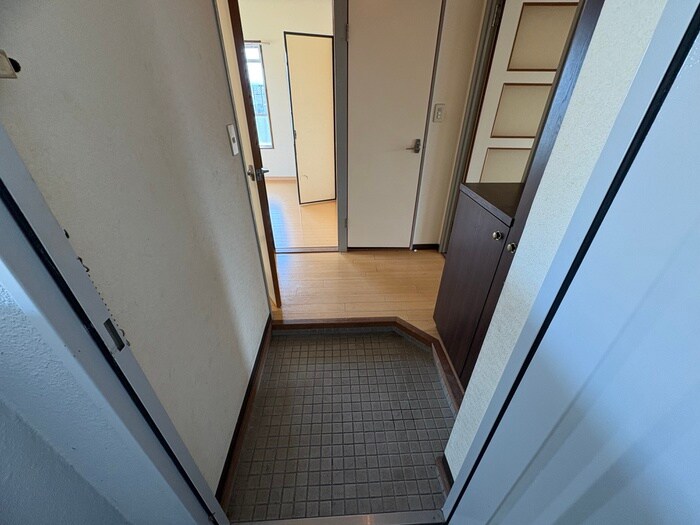 物件内観写真15　(玄関)