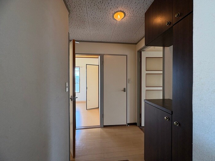 物件内観写真16　(廊下)