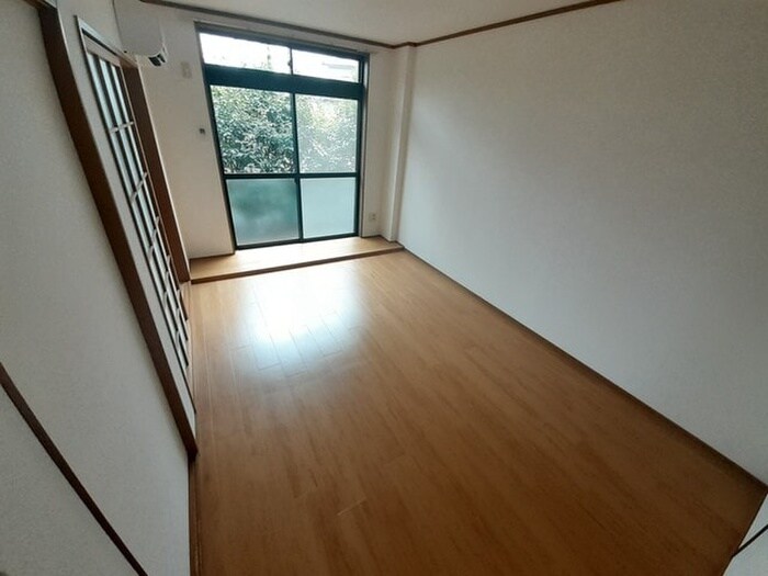 物件内観写真6　(居室)