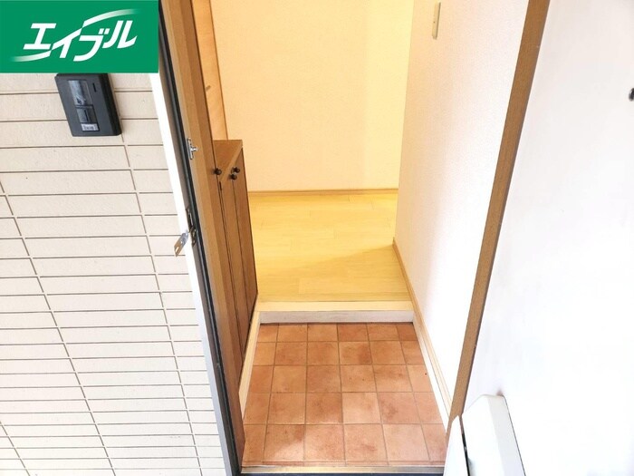 物件内観写真16　(玄関)