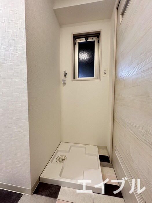 物件内観写真7　(洗濯機置場)